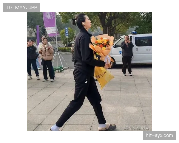 袁心玥赛场像猛兽，逛商场试衣间瞬间变柔软，看到那一摞包我懵了